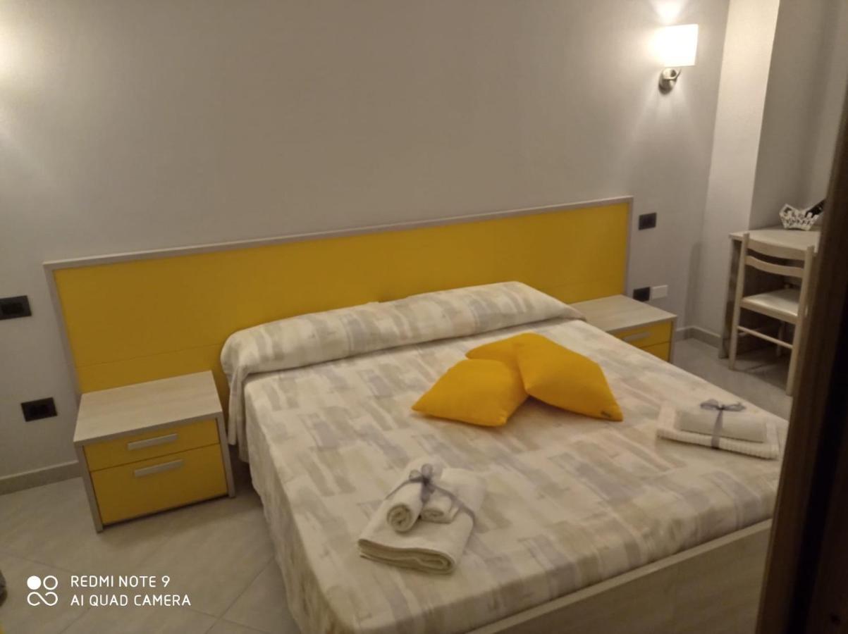 Affittacamere Borgata Marina Roseto Capo Spulico Eksteriør billede