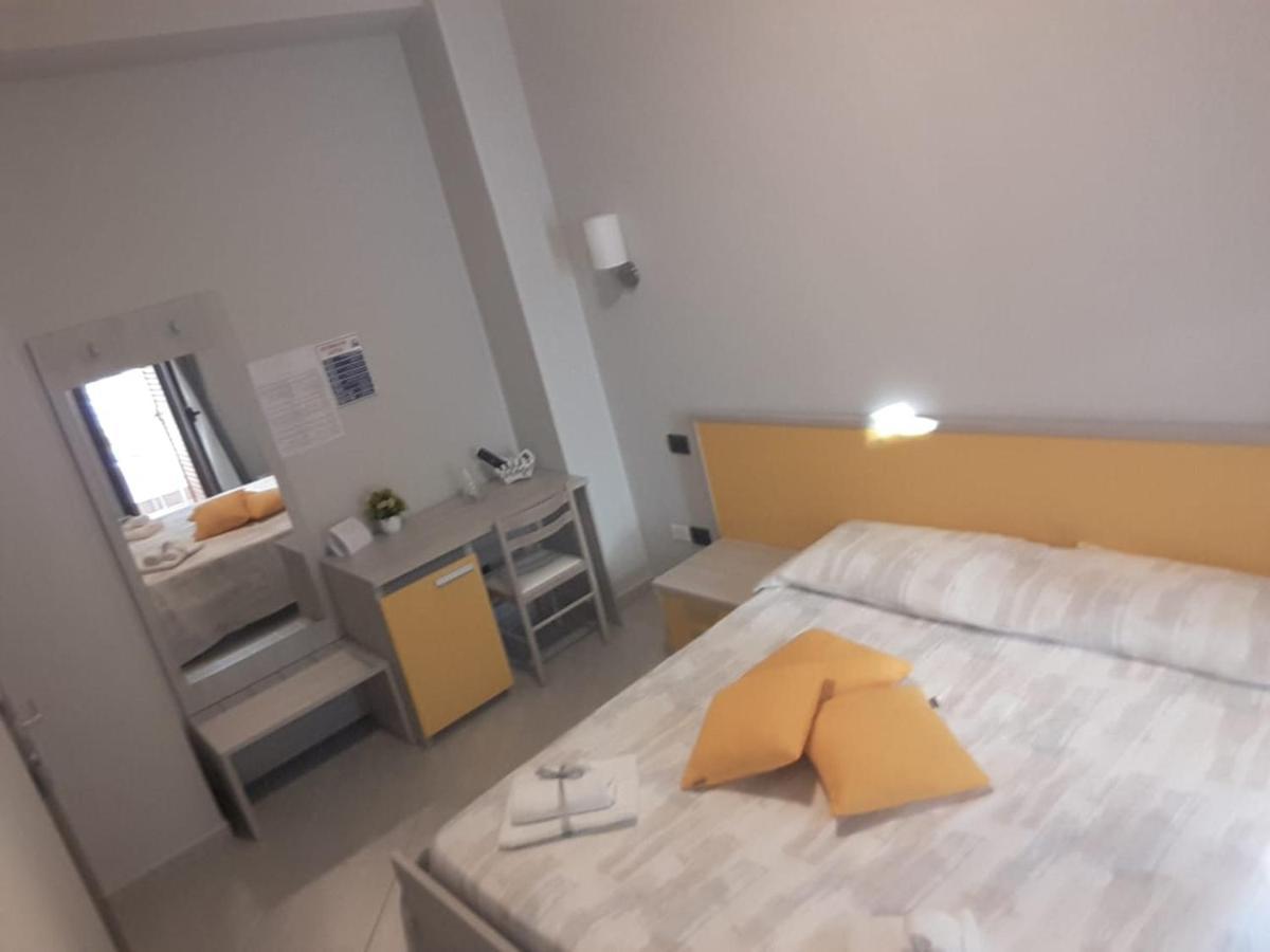 Affittacamere Borgata Marina Roseto Capo Spulico Eksteriør billede