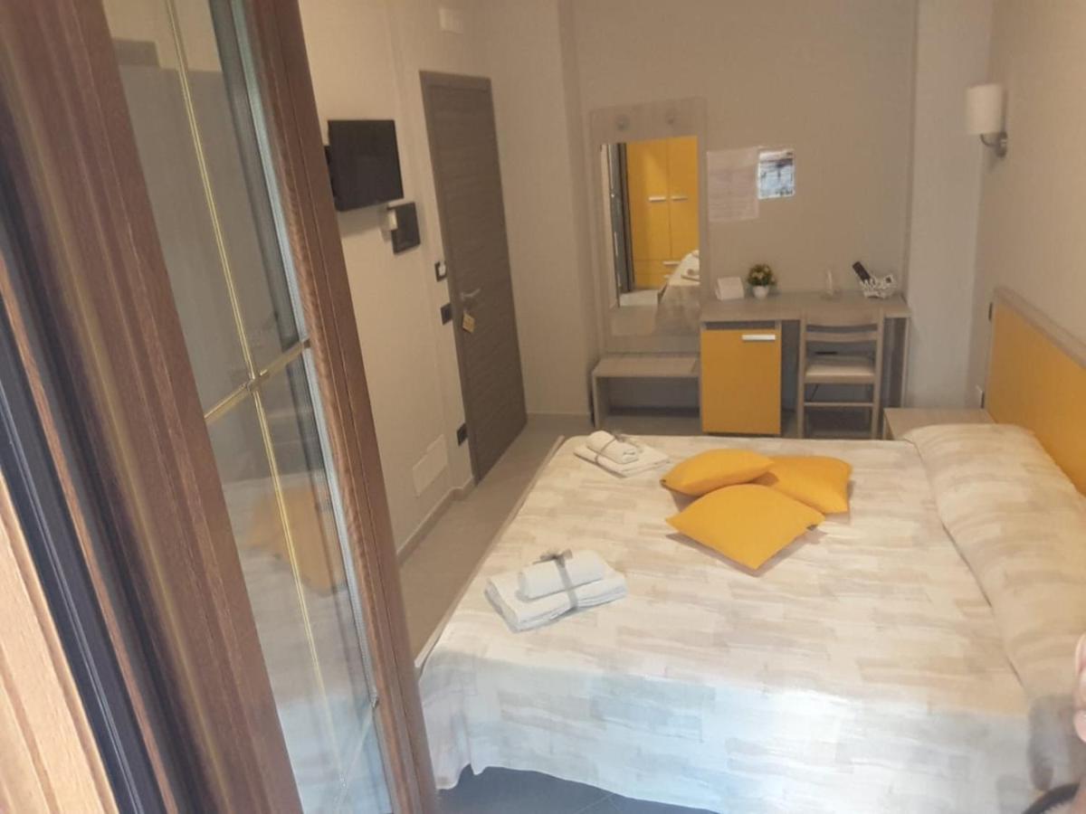 Affittacamere Borgata Marina Roseto Capo Spulico Eksteriør billede